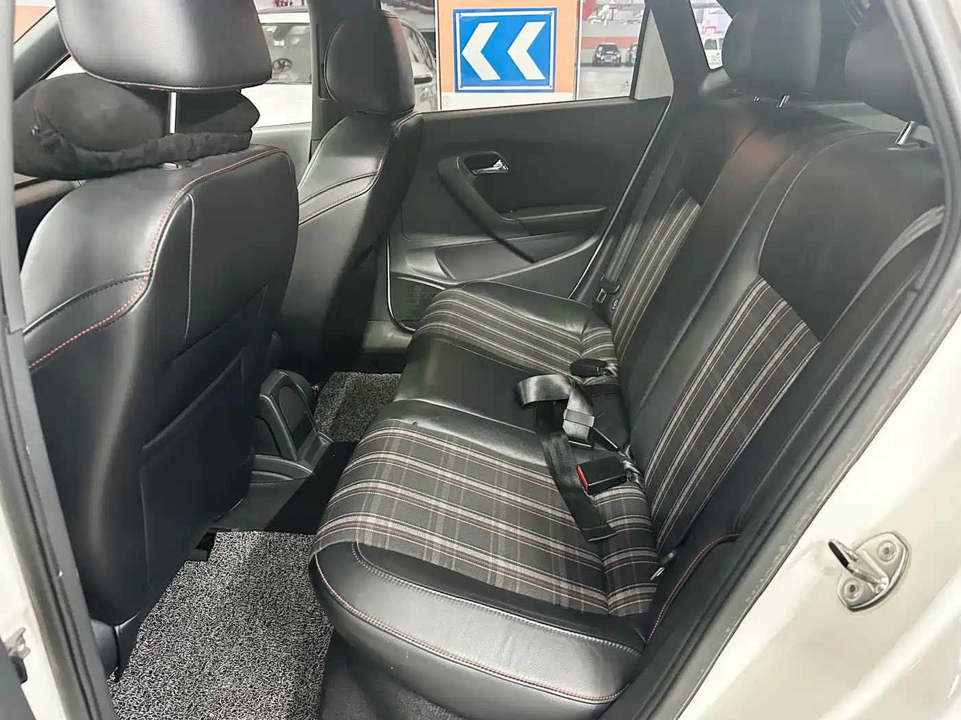 Volkswagen Polo 2012 1.4TSI GTI фото 16