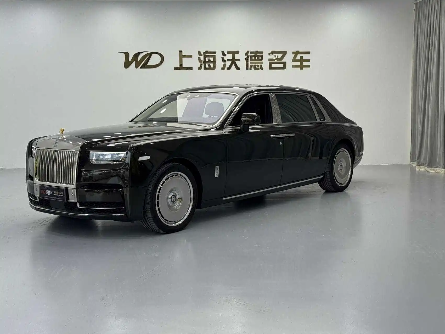 Фото 1 - Rolls-Royce Phantom