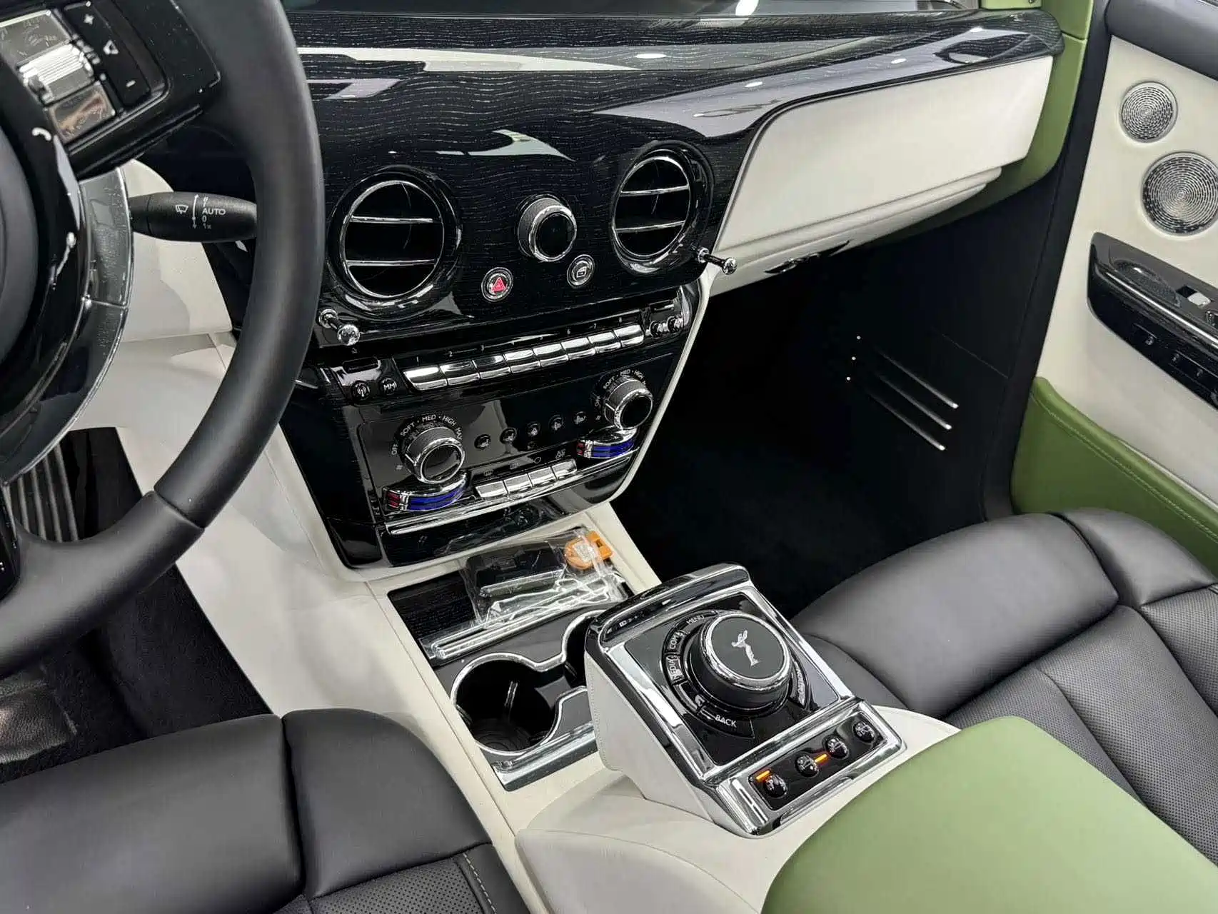 Фото 25 - Rolls-Royce Phantom