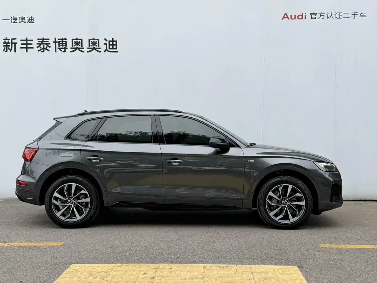 Audi Q5L 2023 40T Luxury Dynamic фото 4