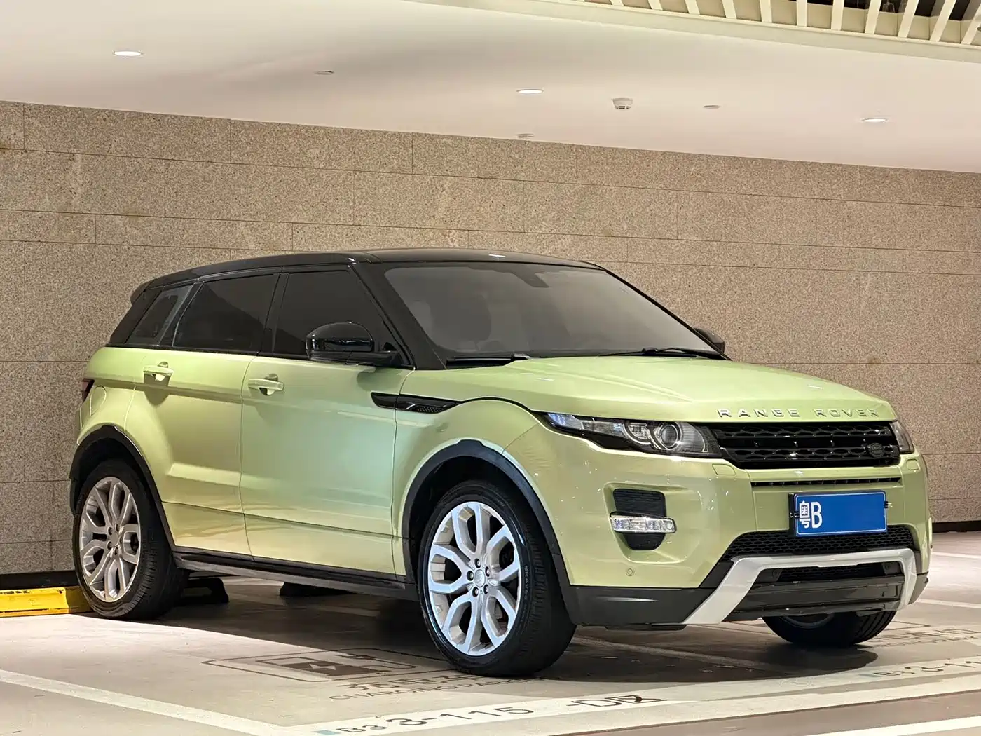 Land Rover Range Rover Evoque (Import) 2014 2014 2.0T 5-door Brilliance Sport