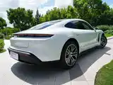 Photo 18 - Porsche Taycan