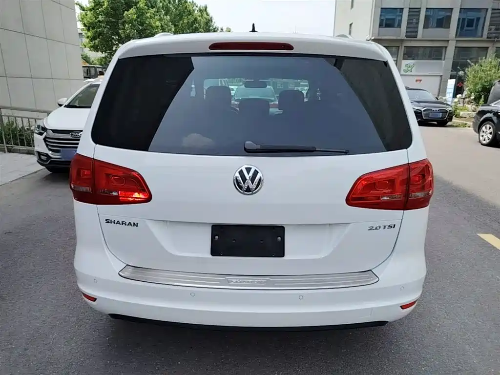 Volkswagen Sharan 2014 2.0TSI Comfort фото 6