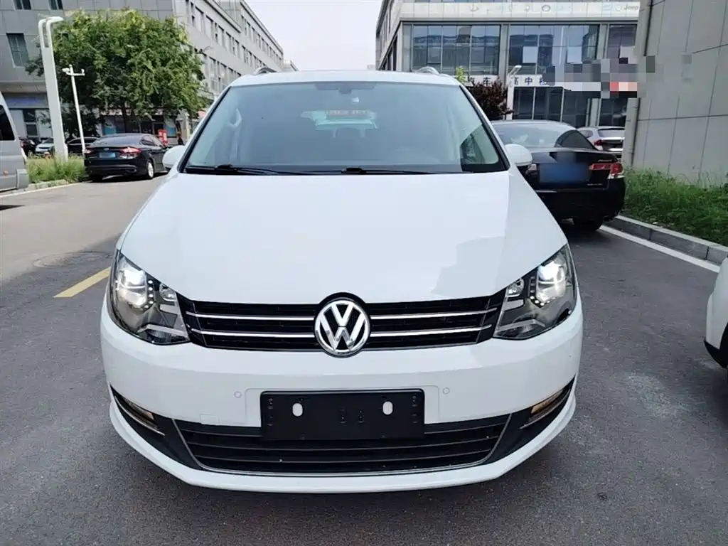 Volkswagen Sharan 2014 2.0TSI Comfort фото 3