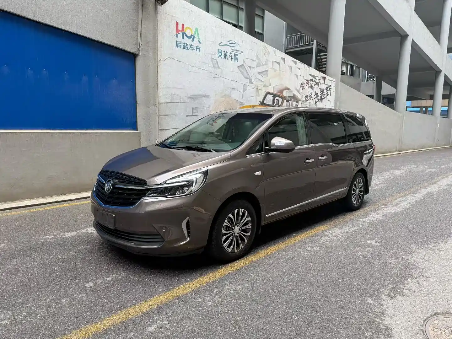 Фото 1 - Buick GL8