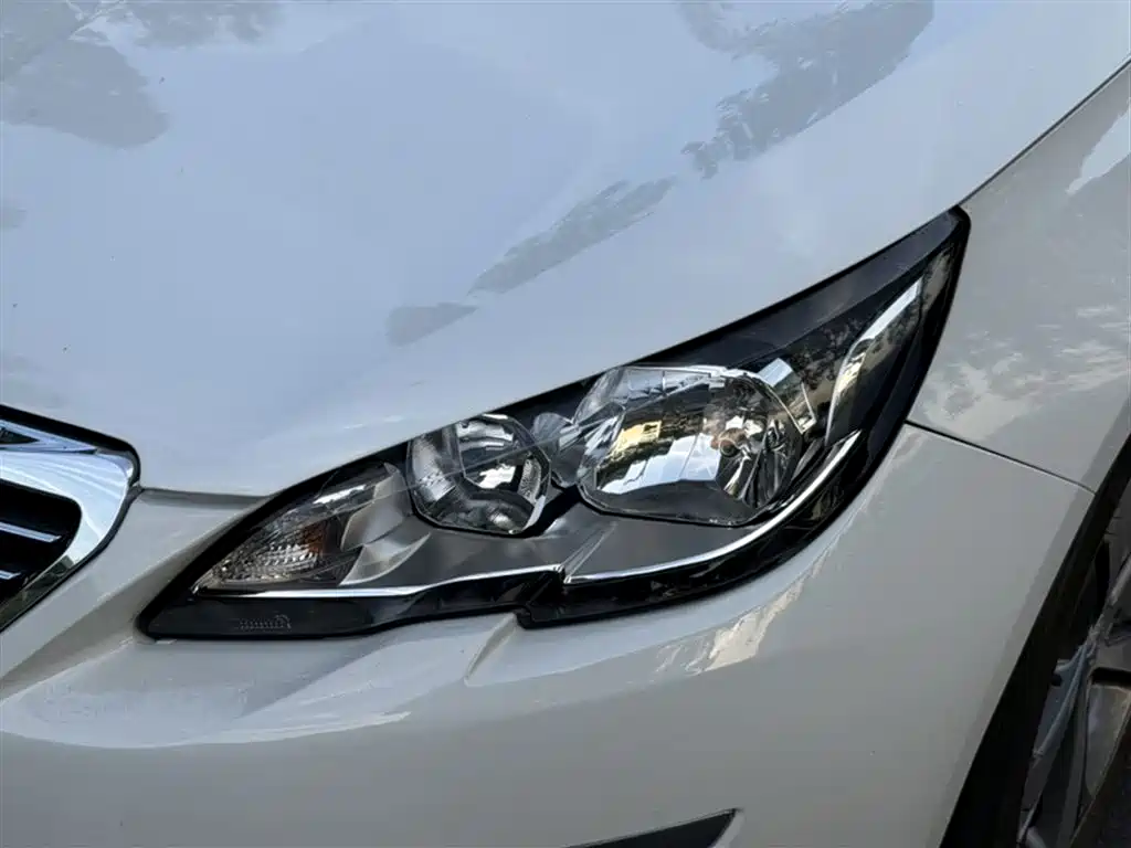 Peugeot 308S 2015 1.6T Auto Dynamic Edition фото 18