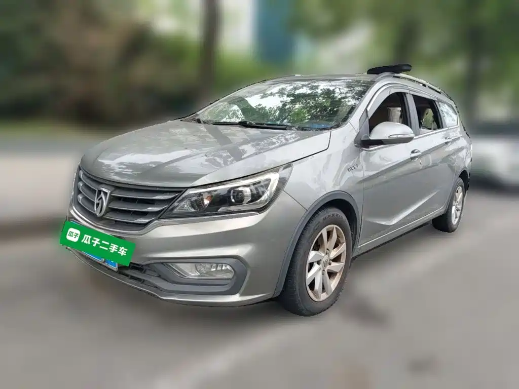Baojun 310W 2017 2017 1.5L Manual Fashion Edition (China V)