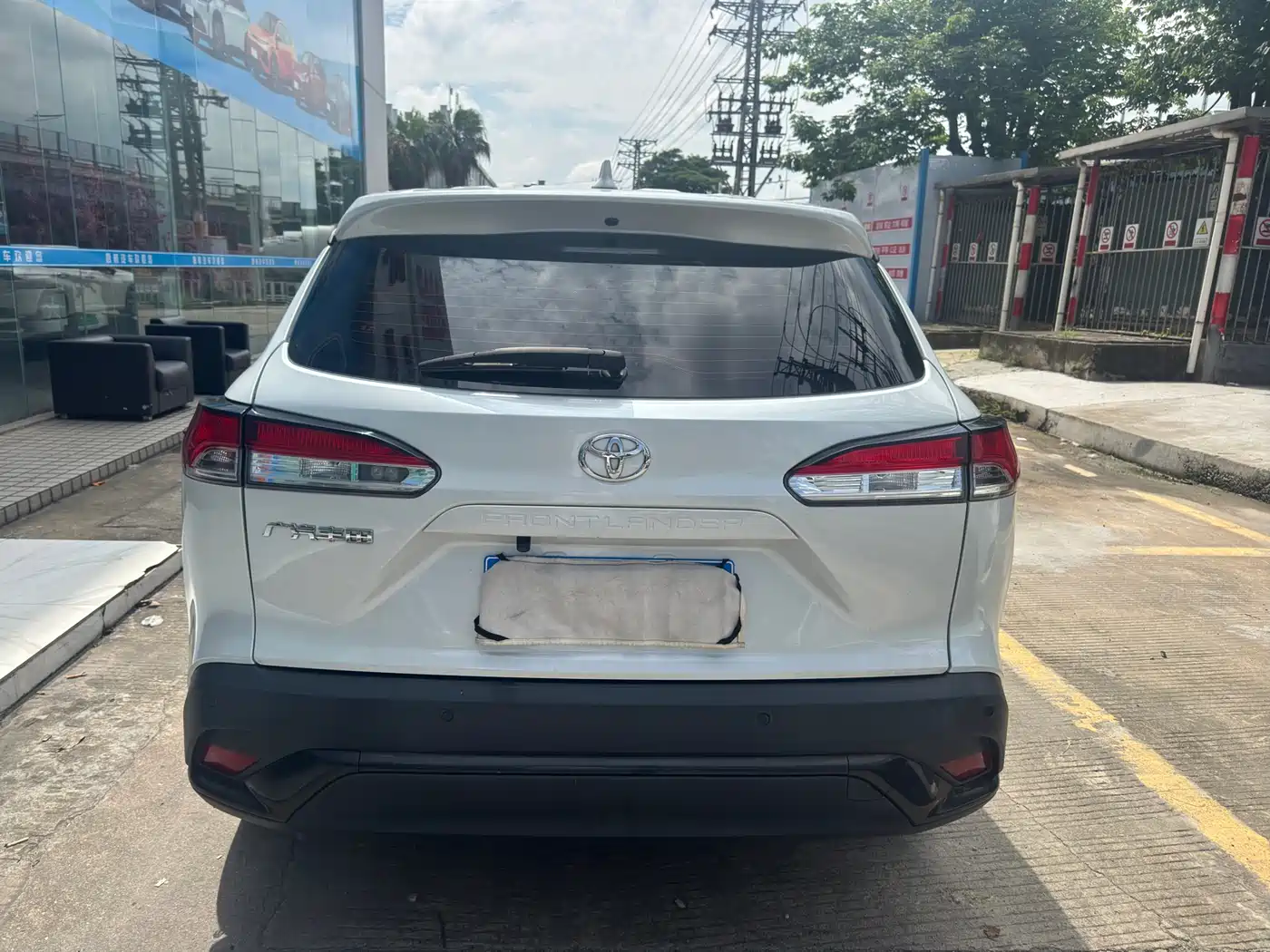 Toyota Frontlander 2023 2.0L CVT Elite Edition фото 11