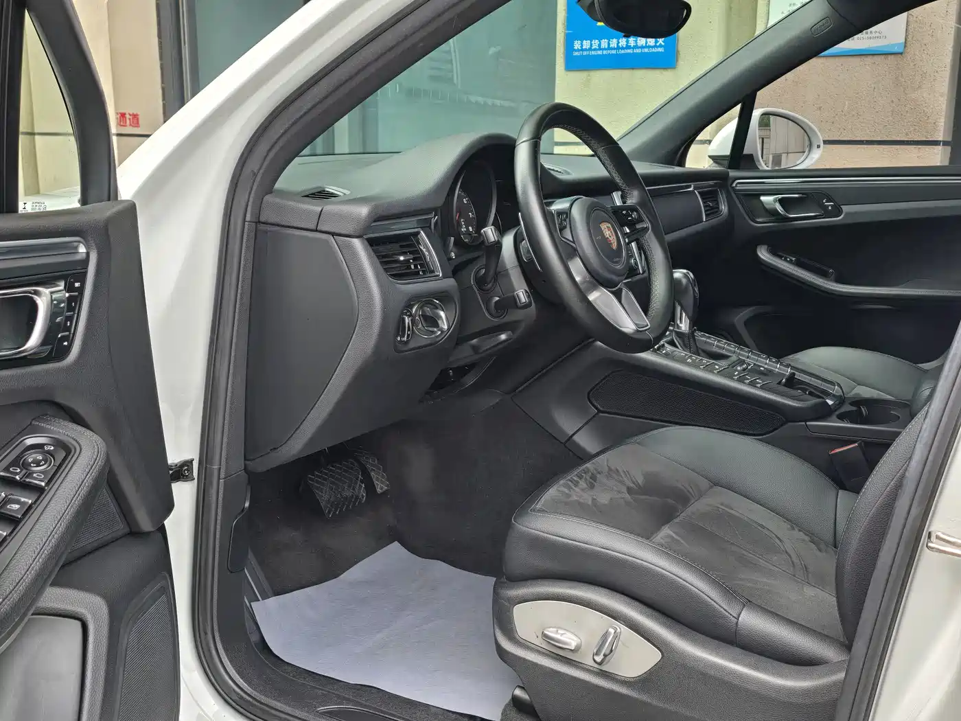 Porsche Macan 2017 Macan 2.0T фото 9