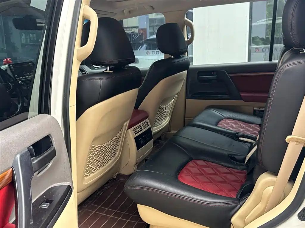 Toyota Land Cruiser (Import) фото 6