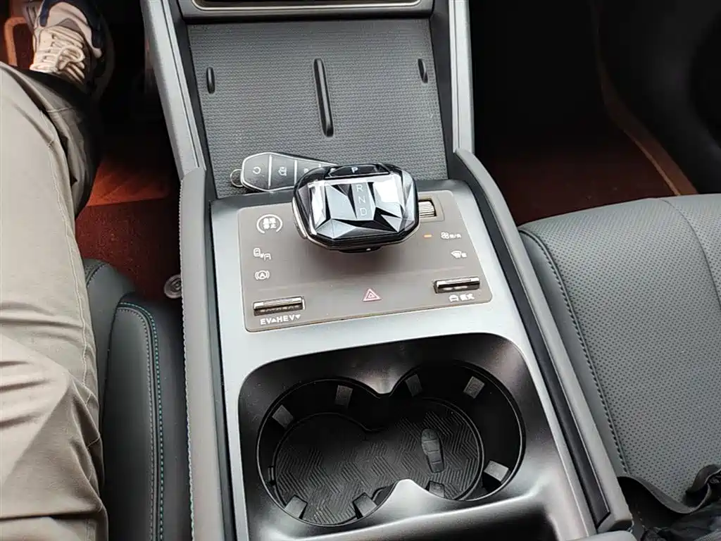 BYD Qin L 2025 DM-i Smart Drive Edition 80KM Leading фото 14