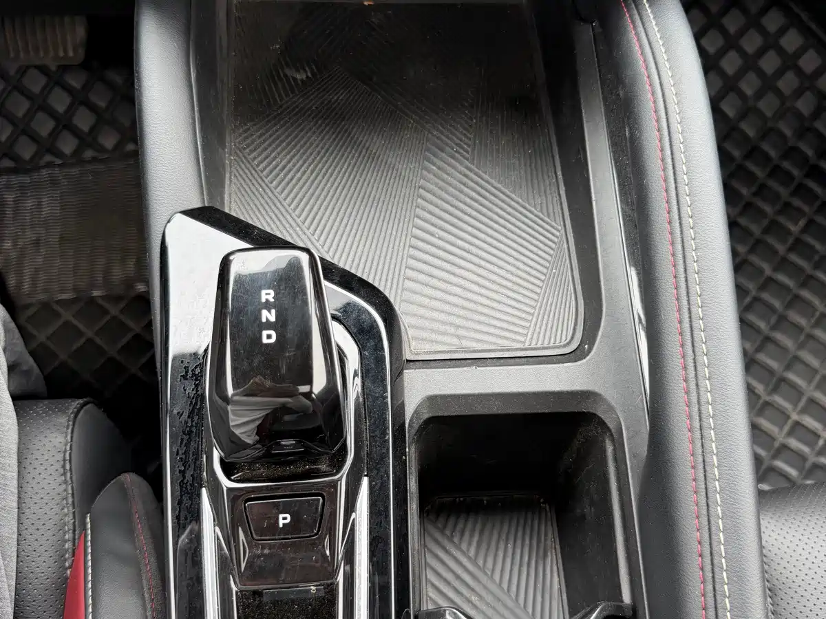 Фото 28 - Geely Binyue