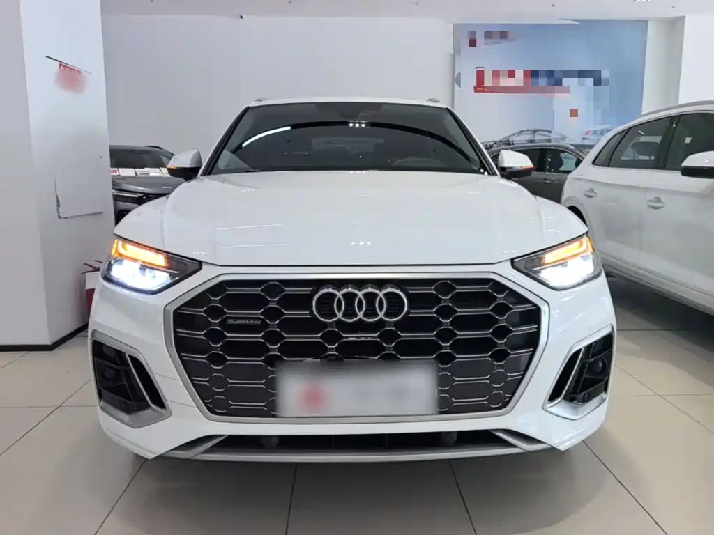 Photo 3 - Audi Q5L
