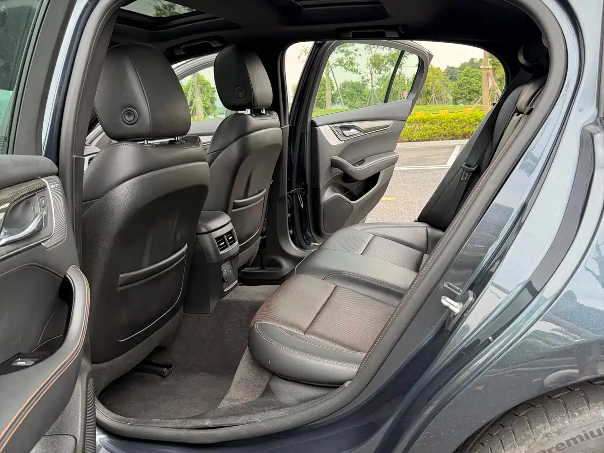 Photo 10 - Cadillac CT5