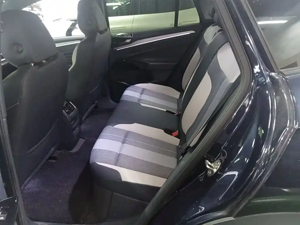 Volkswagen ID.4 CROZZ 2022 Standard Range PURE Edition фото 17