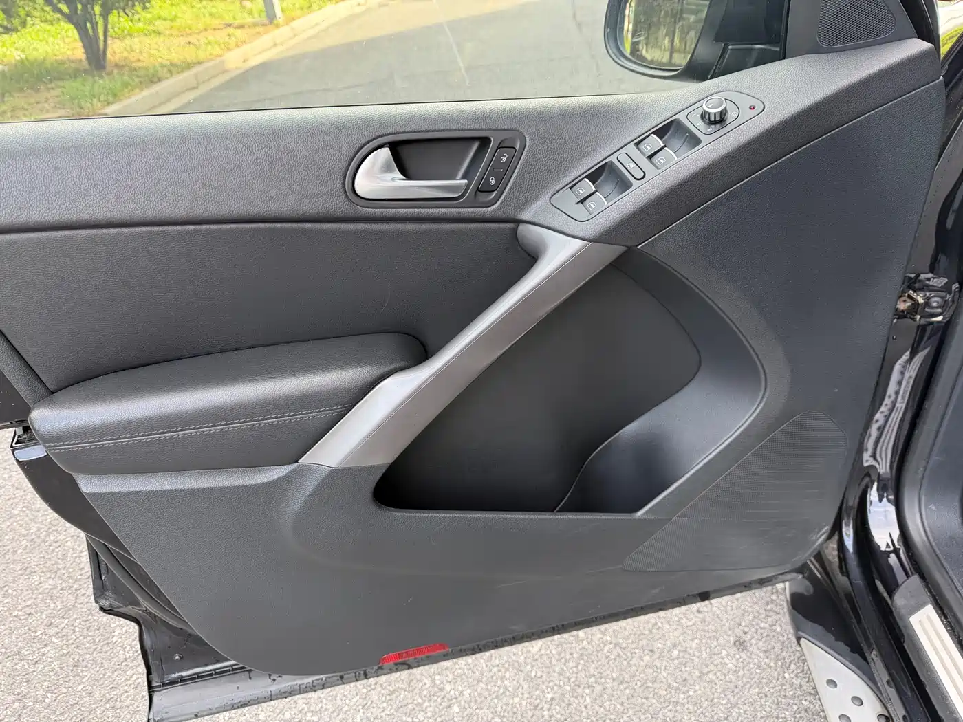 Volkswagen Tiguan 2010 2.0TSI Automatic AWD Flagship Navigation фото 9