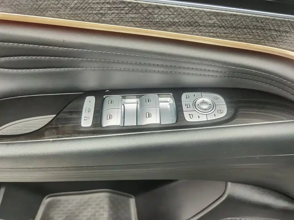 Chery Tiggo 9 2024 2023 2.0T DCT 2WD Luxury 5-Seater