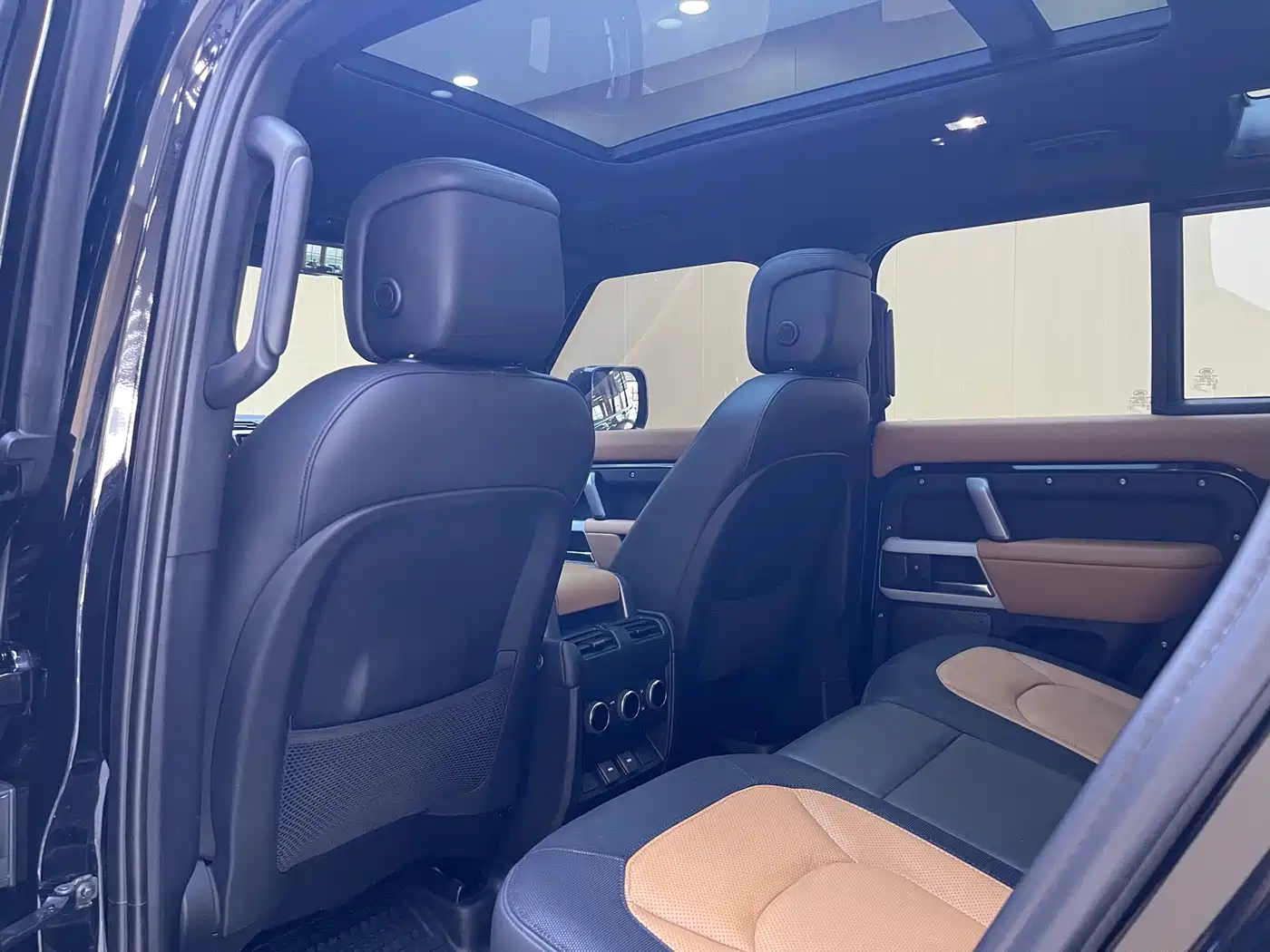 Land Rover Defender 2024 110 3.0T P400 X-DYNAMIC HSE фото 13