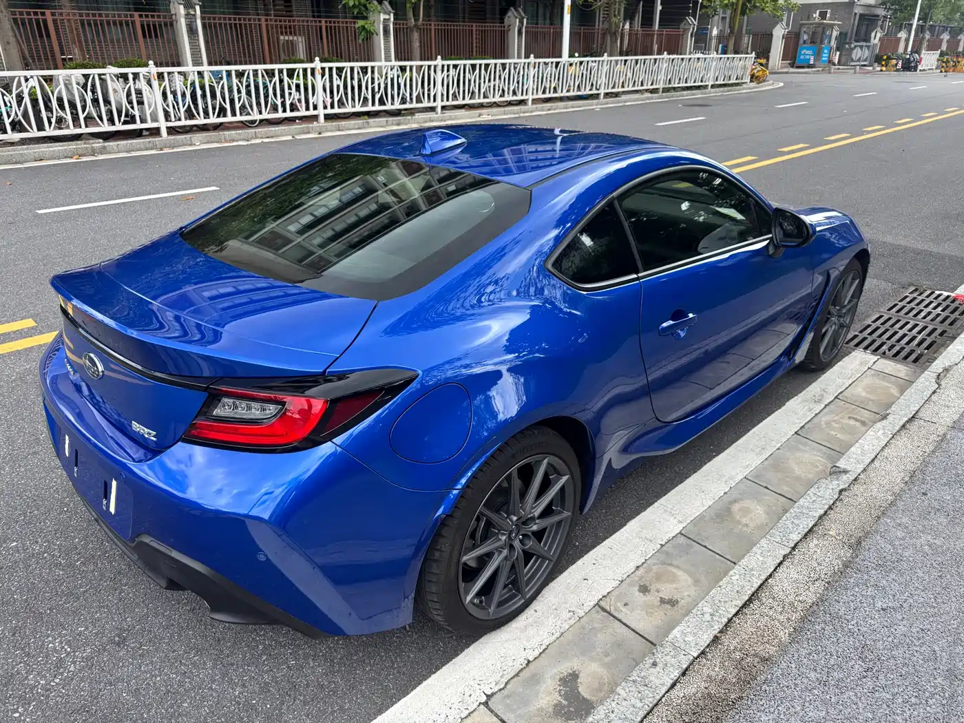 Subaru BRZ 2022 2.4L Manual фото 6