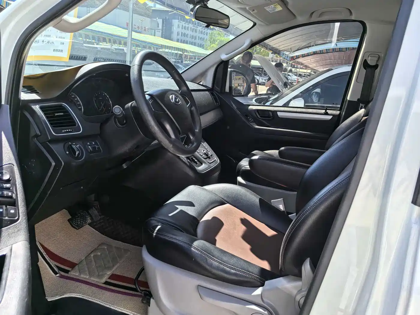 SAIC Maxus Maxus G10 2021 2.0T Automatic Elite Edition Gasoline 7-Seater фото 7