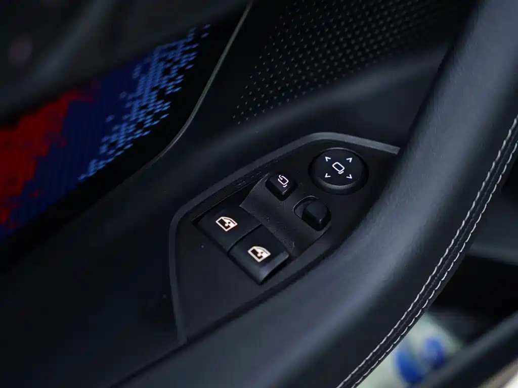 BMW M2 2024 M2 фото 31