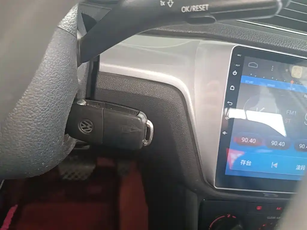 Volkswagen Lavida Tour 2017 1.6L Automatic Trend Edition фото 9