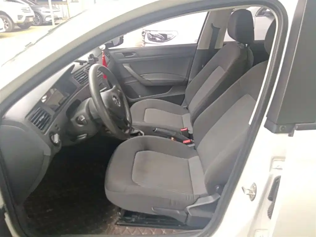 Volkswagen Santana 2016 1.6L Automatic Trend Edition фото 15