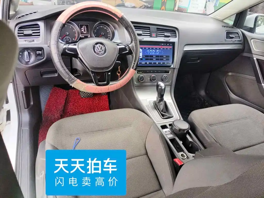Photo 12 - Volkswagen Golf