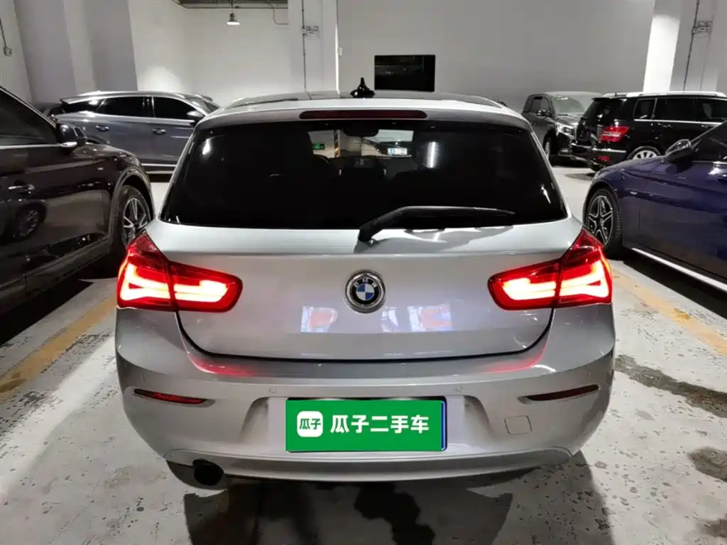BMW 1 Series (Import) 2016 118i Leading фото 6