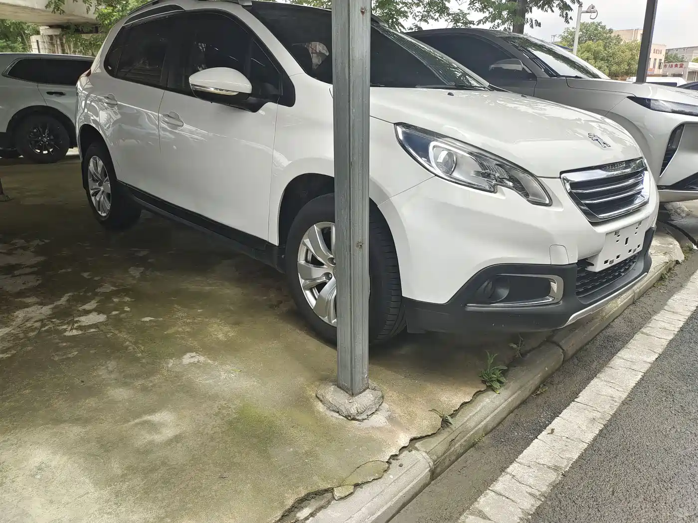 Peugeot 2008 2014 1.6L Automatic Fashion Edition фото 3