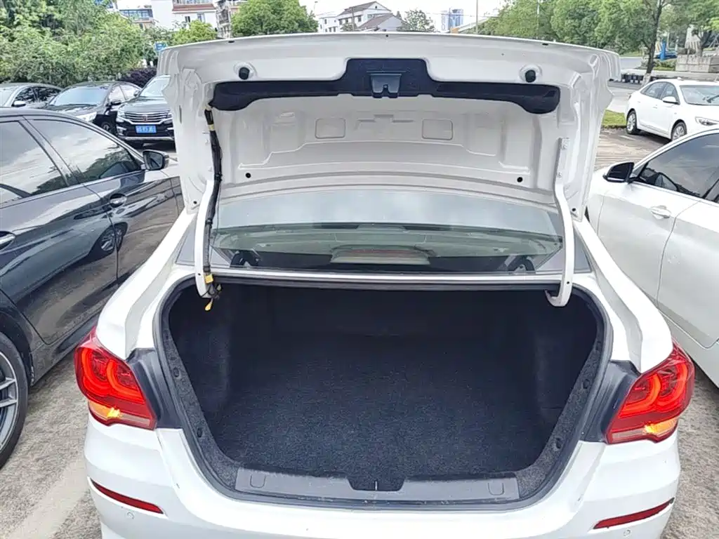 Chevrolet Cavalier 2016 1.5L Automatic Delight Edition фото 19
