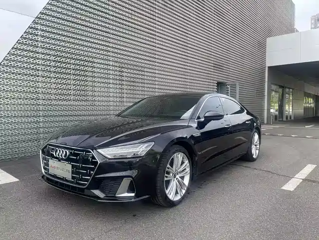 Audi A7L 2024 45 TFSI quattro S-line Black Warrior Edition