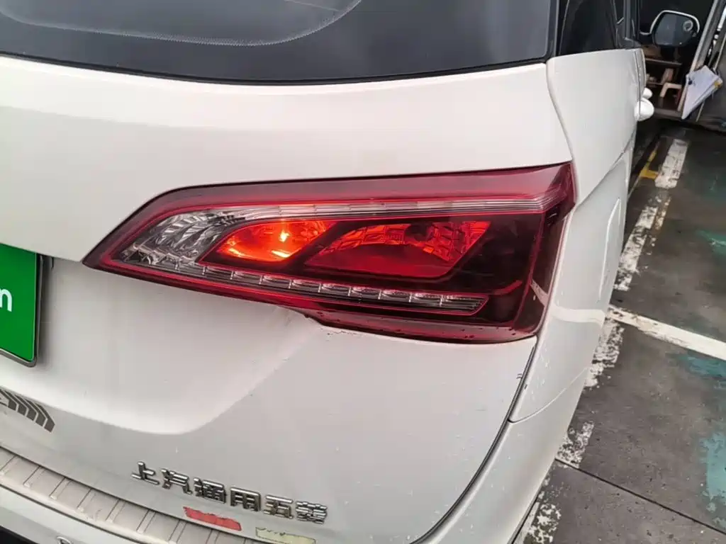 Baojun 730 2021 2021 1.5L Manual Fashion 7-Seater