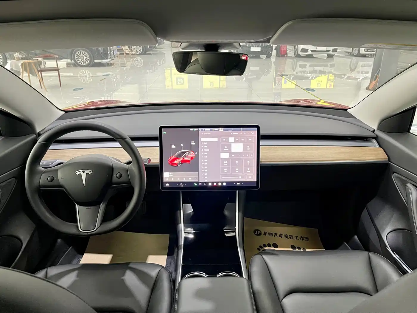 TESLA MODEL 3