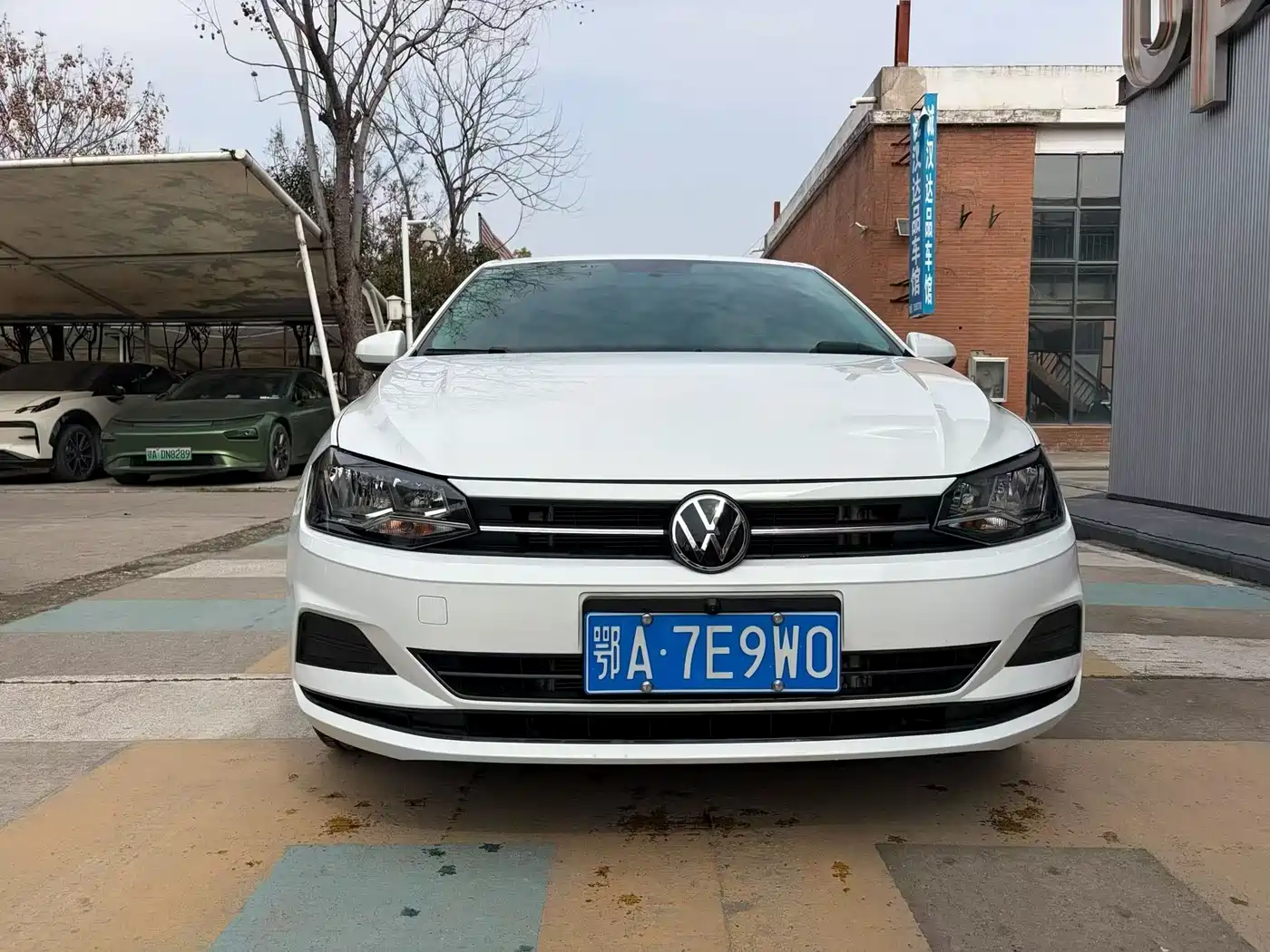 VOLKSWAGEN POLO