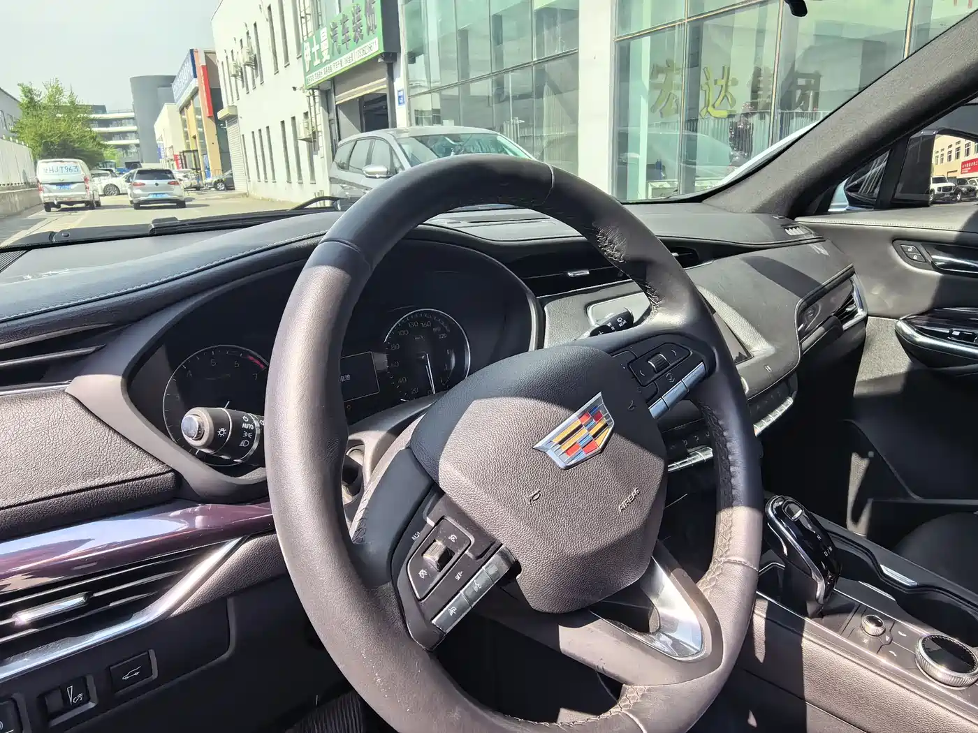 Cadillac XT4 2020 Facelift 28T 2WD Tech фото 10
