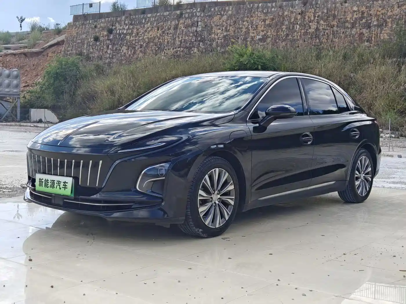 Hongqi E-QM5 2022 — пригон из Китая
