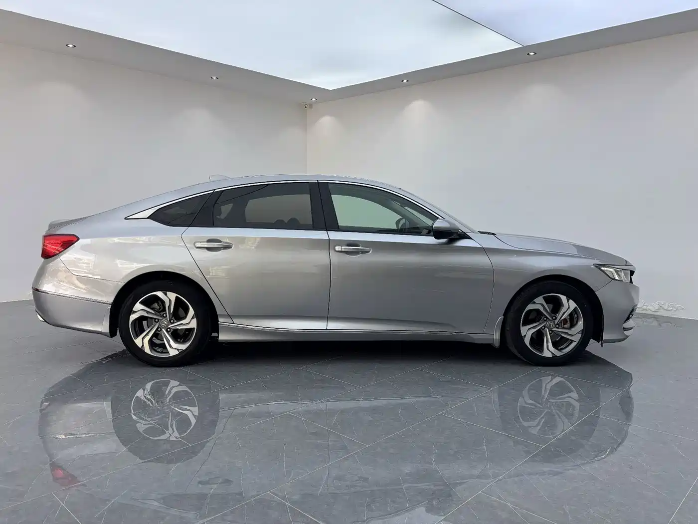 Фото 12 - Honda Accord