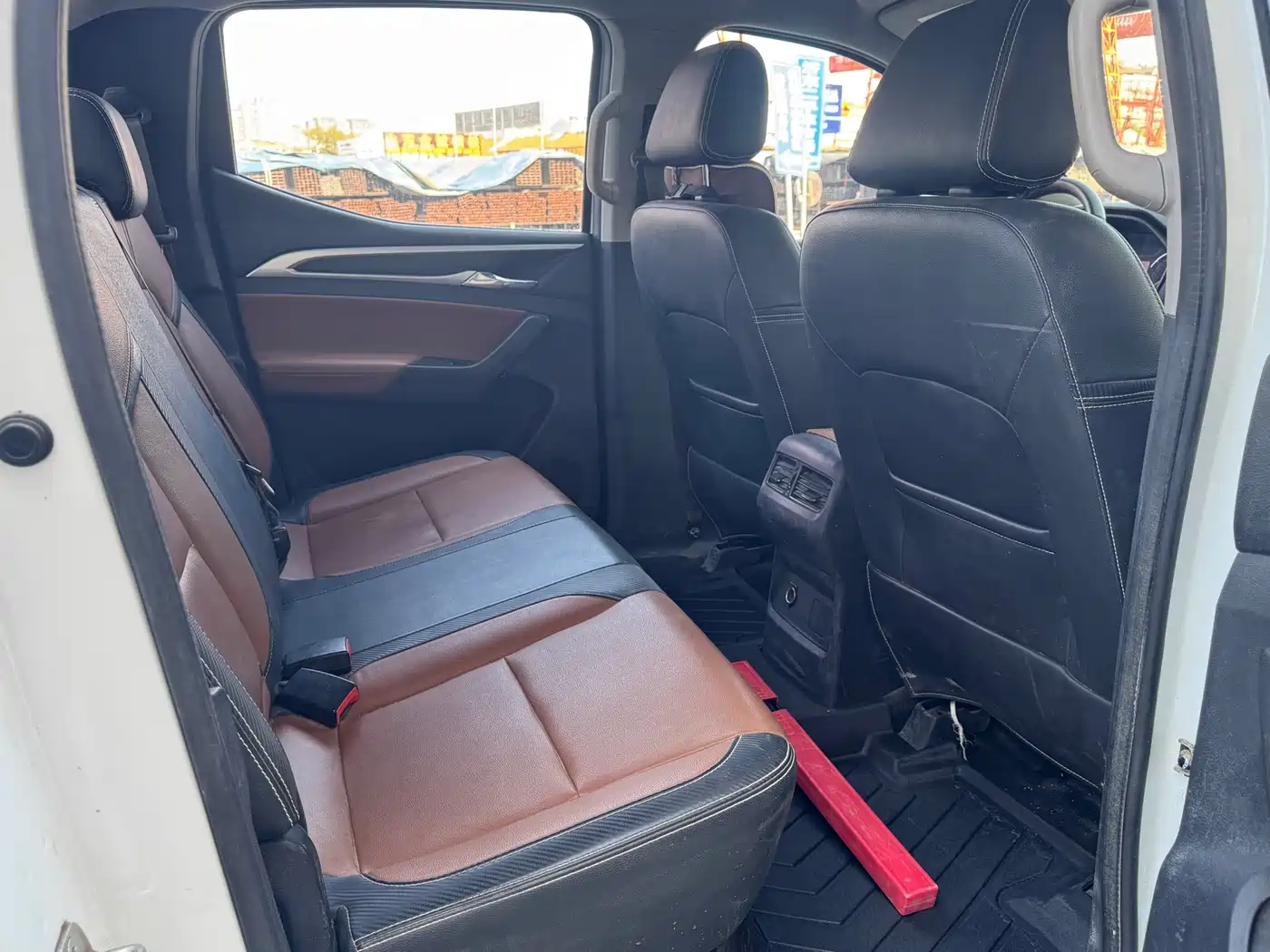 SAIC MAXUS CHASE T70