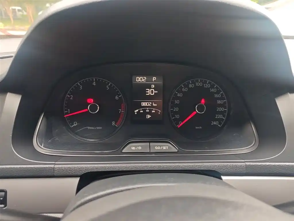 Volkswagen Lavida 2017 1.6L Automatic Comfort Edition фото 12