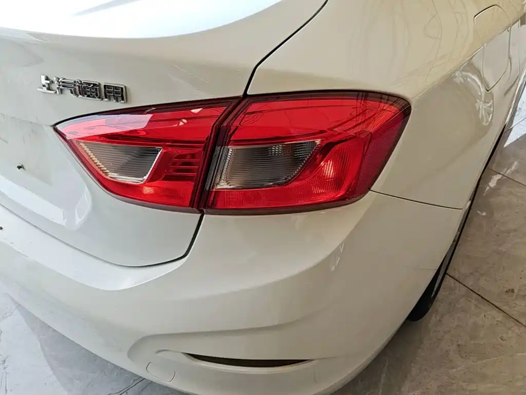 Chevrolet Cruze 2018 2018 320 Automatic Pioneer Sunroof Edition