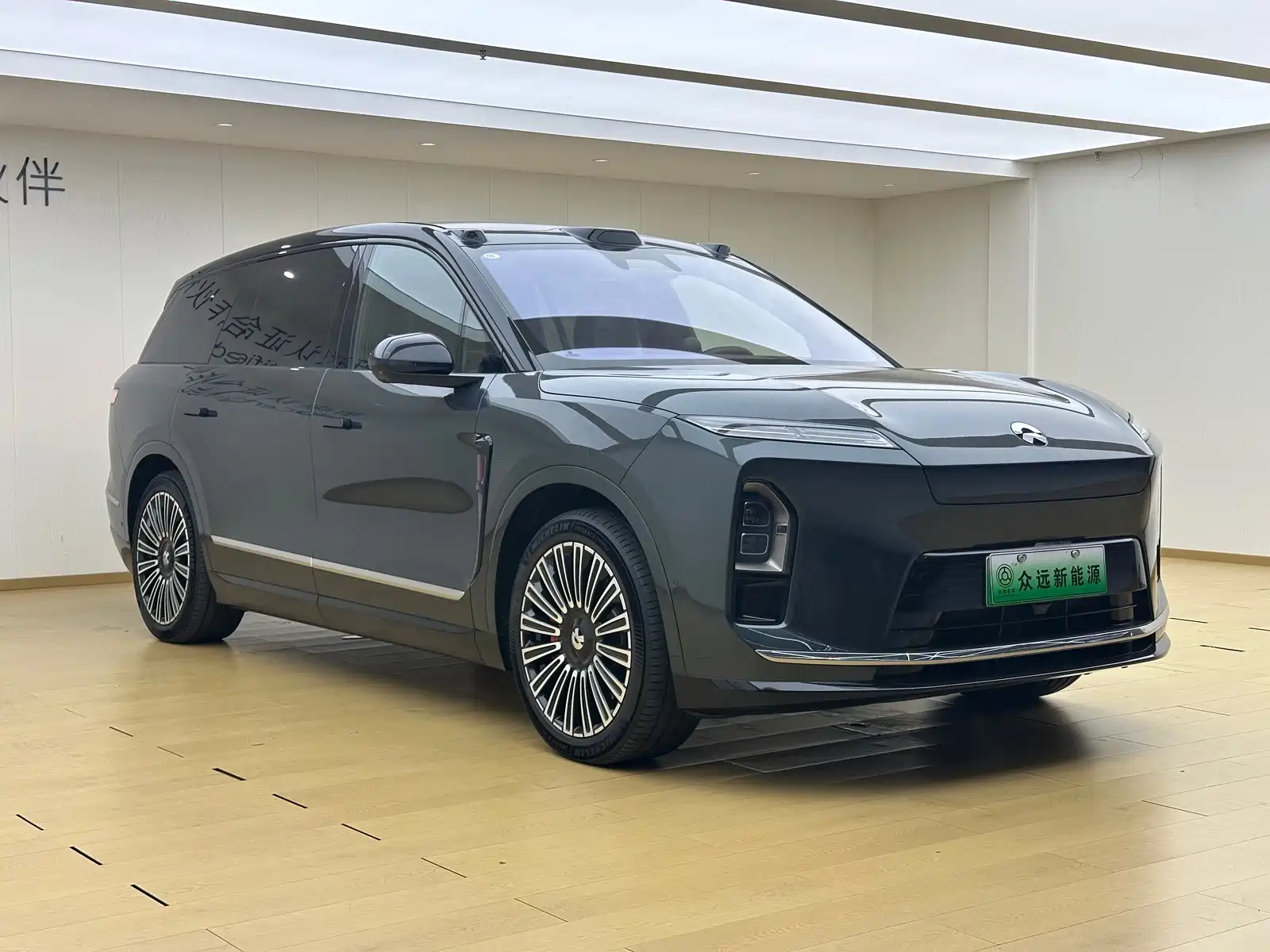 Фото 3 - NIO ES8