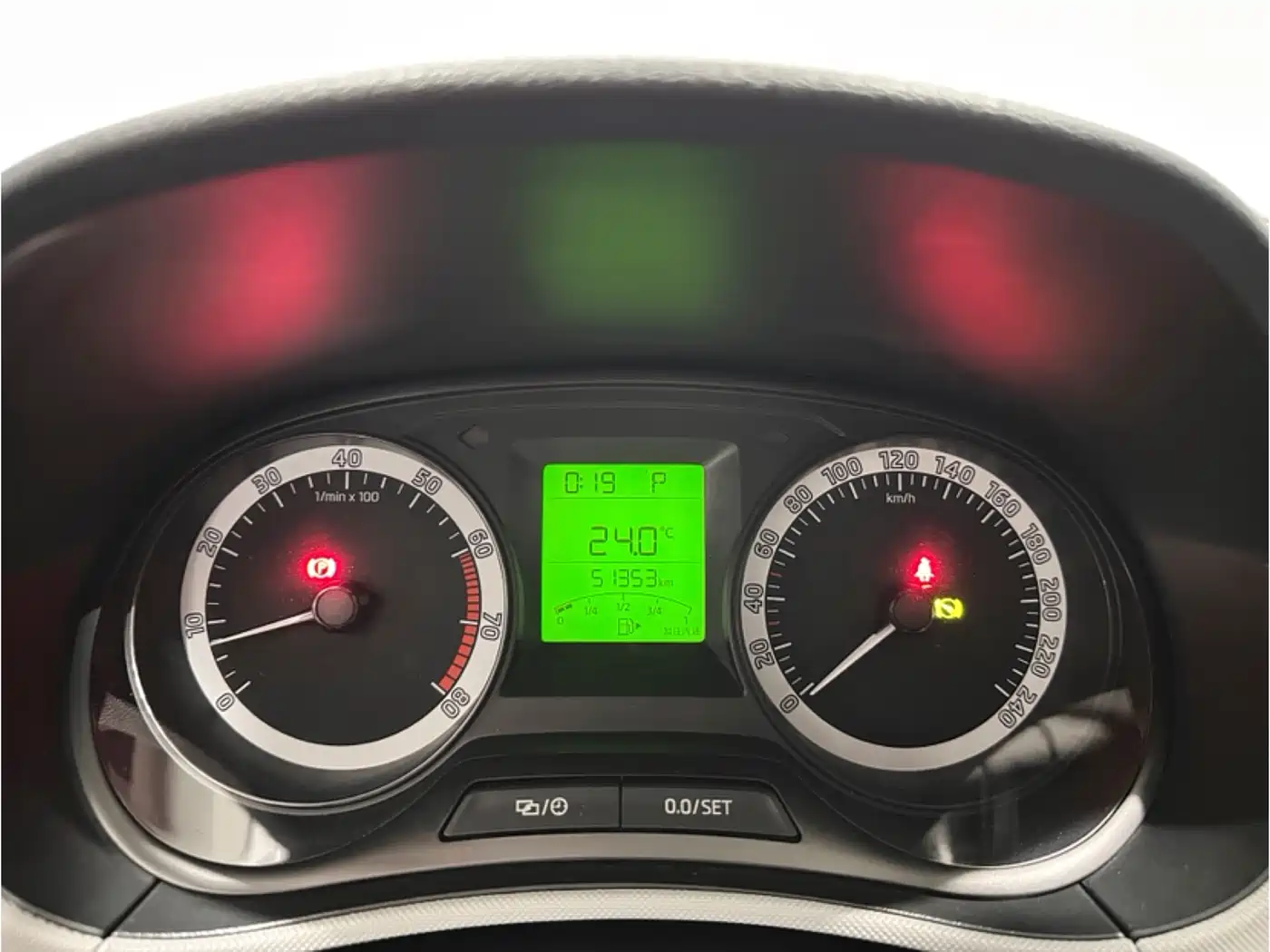 Škoda Fabia 2017 1.4L Auto Car Enjoy Edition фото 10