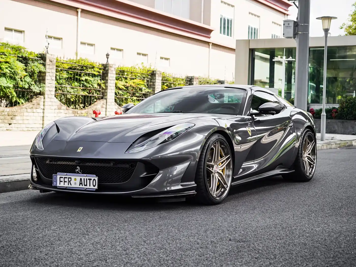 Photo 53 - Ferrari 812