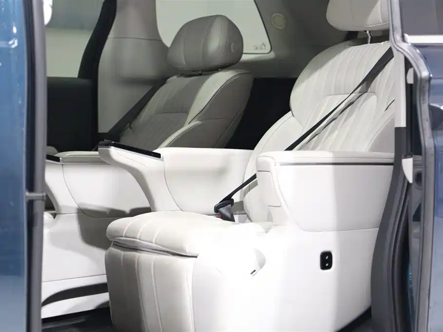 Voyah Auto Voyah Dreamer 2025 PHEV AWD Flagship Kunpeng Edition фото 12