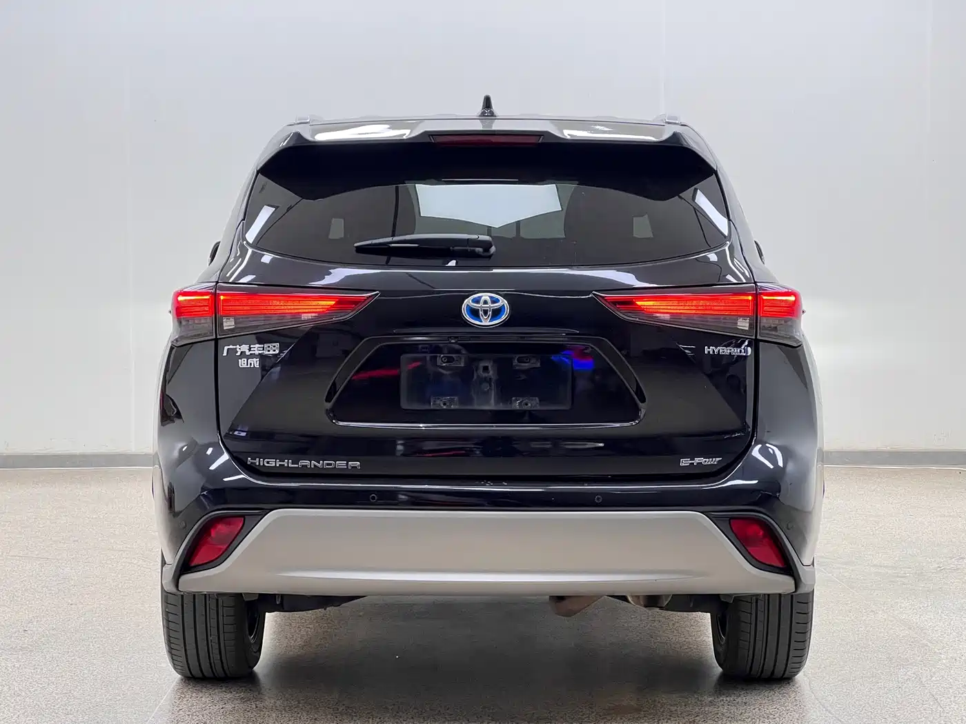 Toyota Highlander 2022 Model Dual Engine 2.5L 4WD Premium Edition 7-Seater фото 6