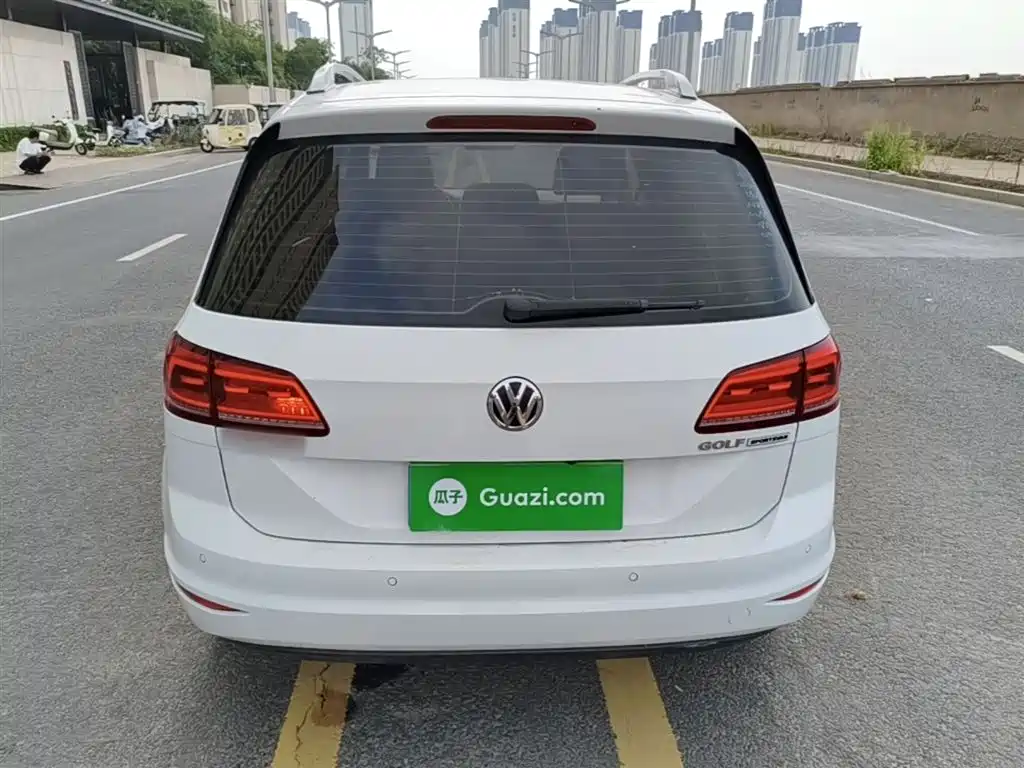 Volkswagen Golf Sportsvan 2018 1.6L Automatic Comfort фото 6