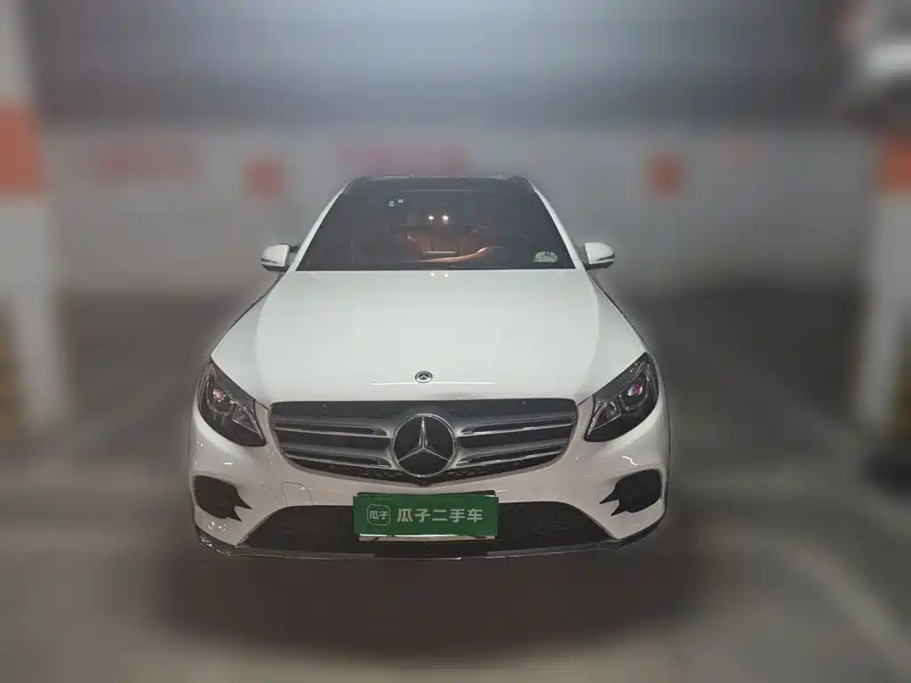 Photo 2 - Mercedes-Benz GLC