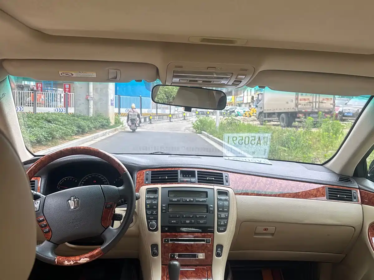 Toyota Crown 2008 2.5L 5th Anniversary Edition фото 11