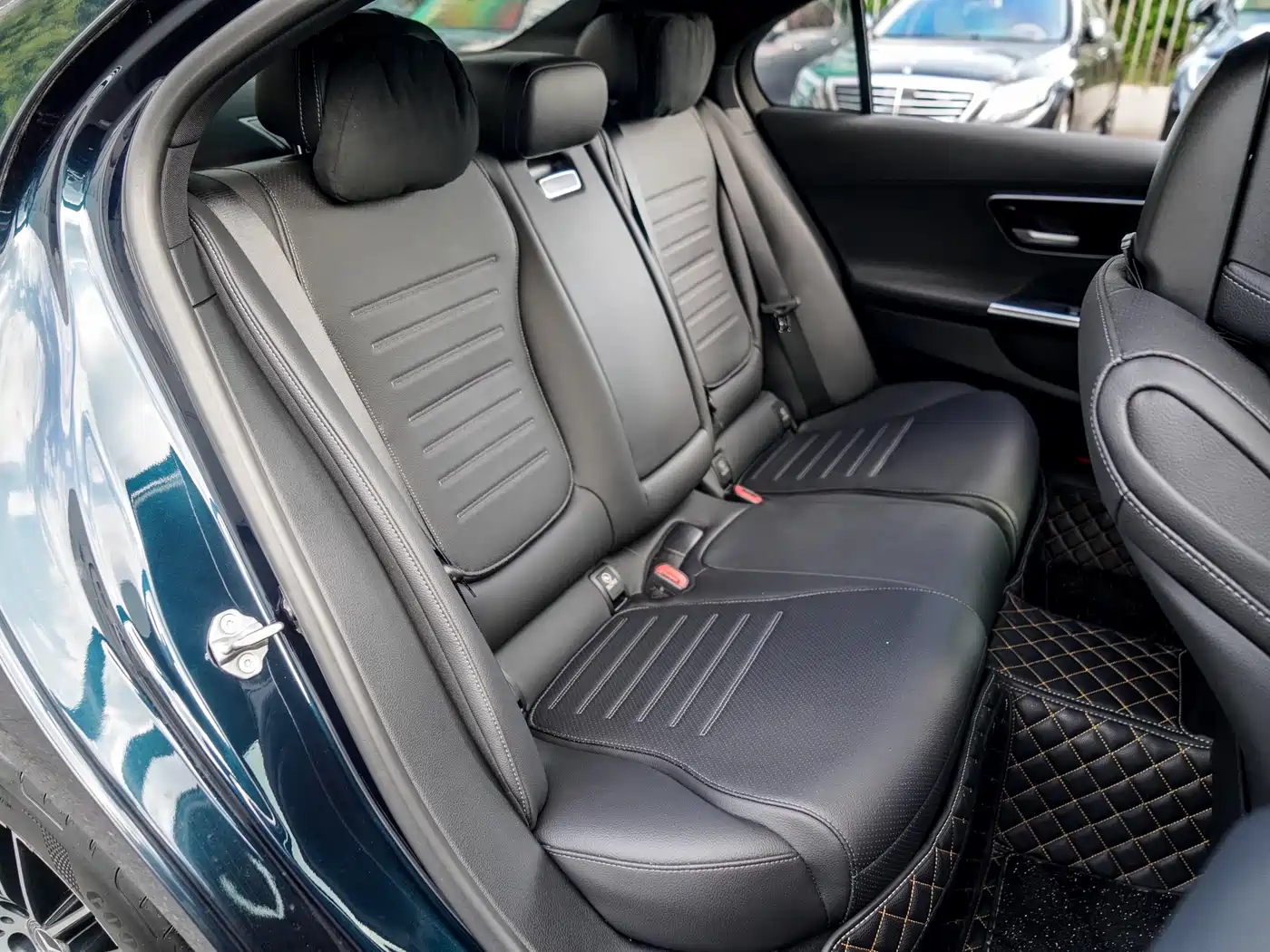 Mercedes-Benz C-Class 2023 Facelift C 200 L Sport Edition фото 13